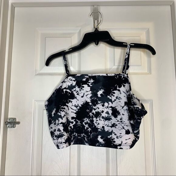 Shein Curve Crop Top Bra and Matching Skirt Set Size 2XL Black and Write - Picture 1 of 14